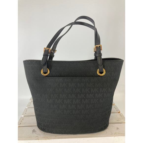 MICHAEL KORS, LARGE BLACK SIGNATURE CANVAS SHOULDER BAG - Picture 5 of 16